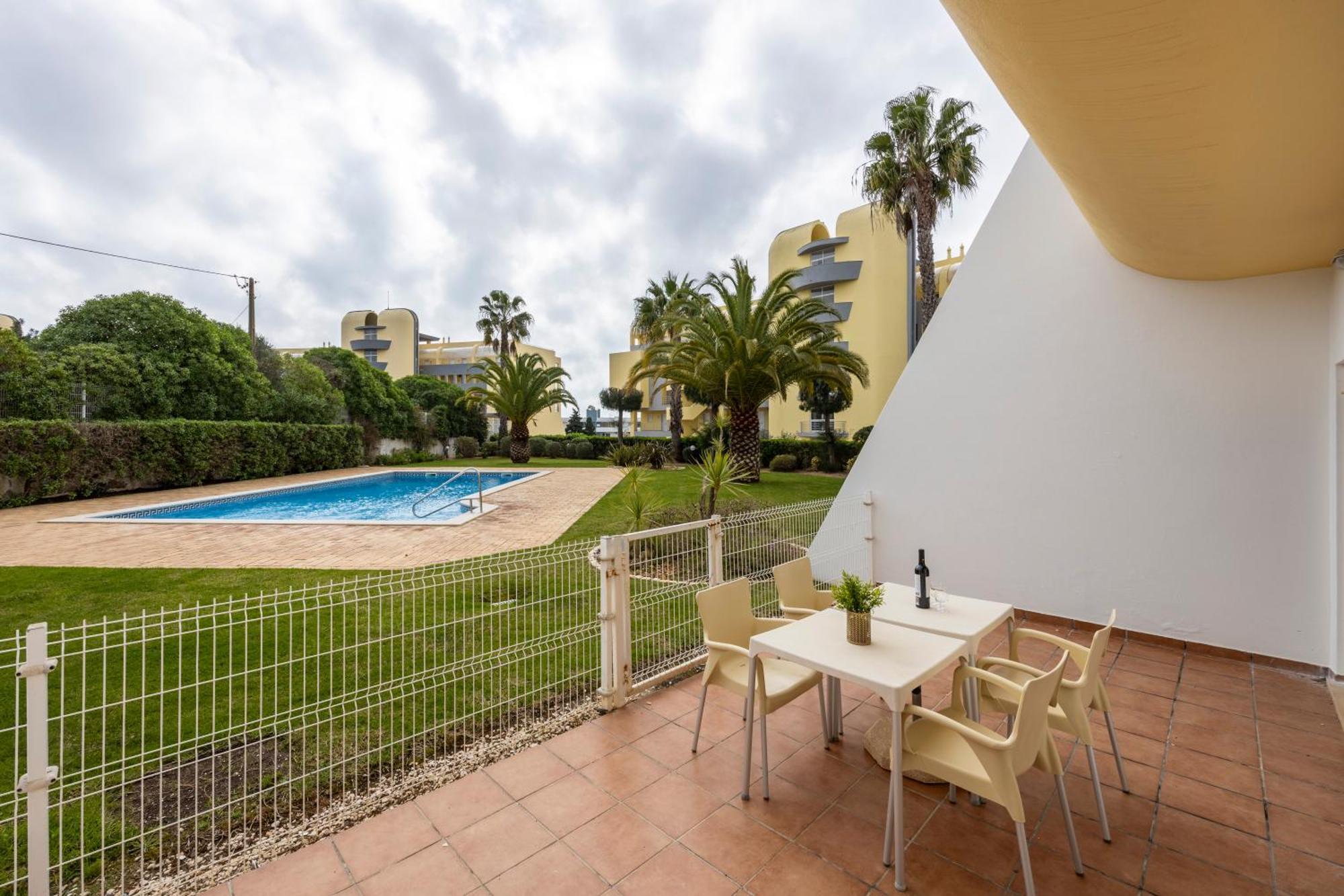 Cardeira Holiday Apartments Лагуш Экстерьер фото