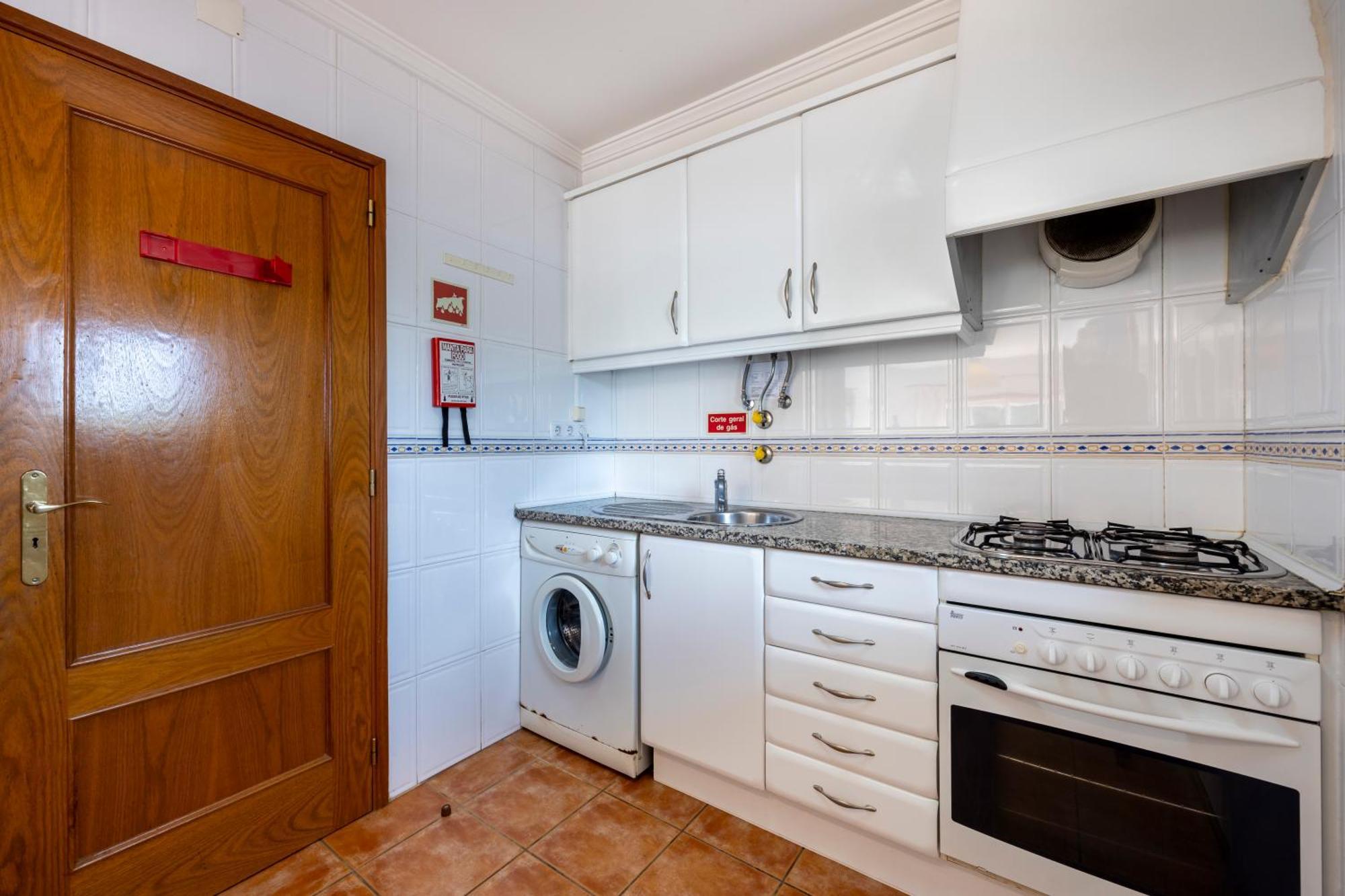 Cardeira Holiday Apartments Лагуш Экстерьер фото