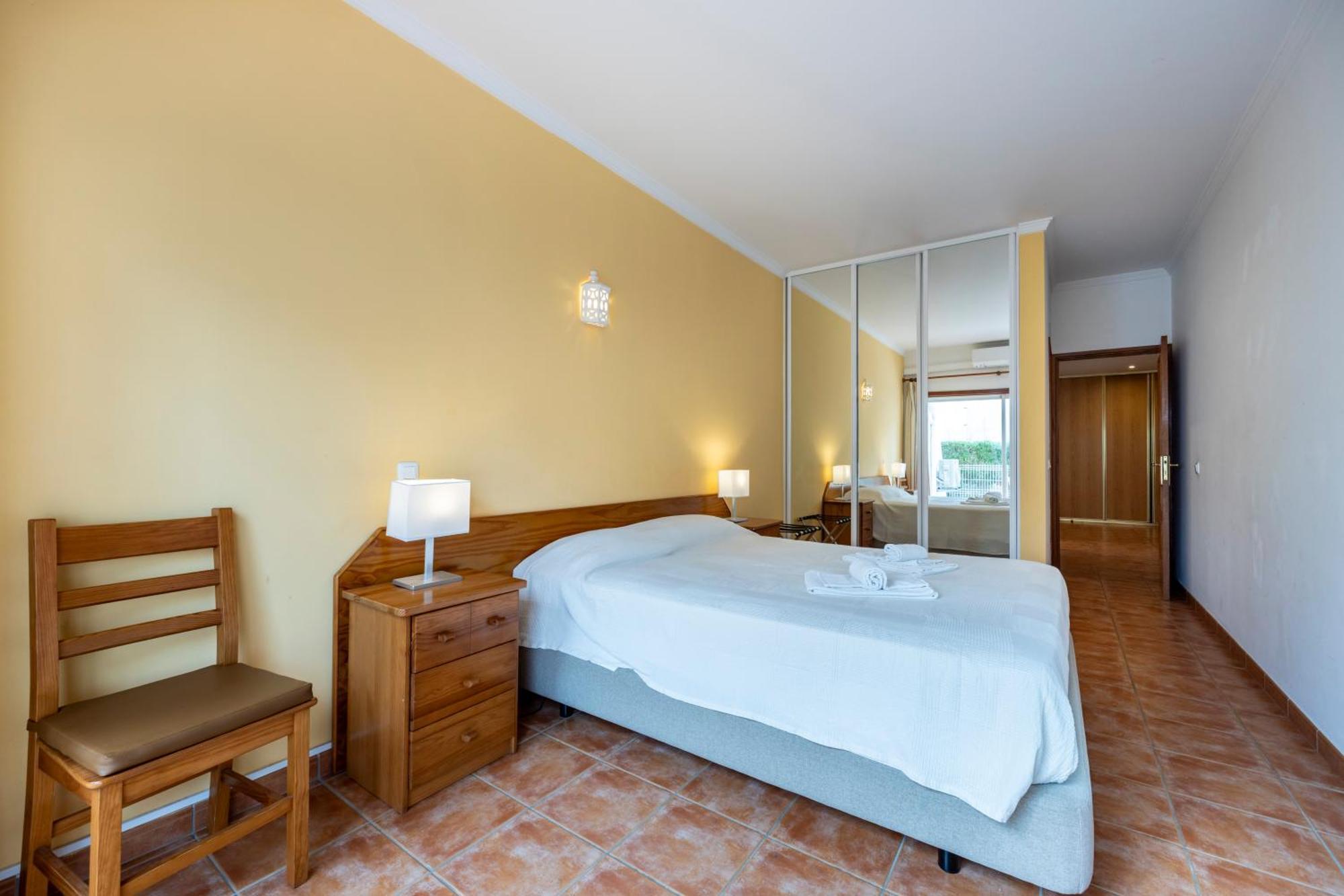 Cardeira Holiday Apartments Лагуш Экстерьер фото